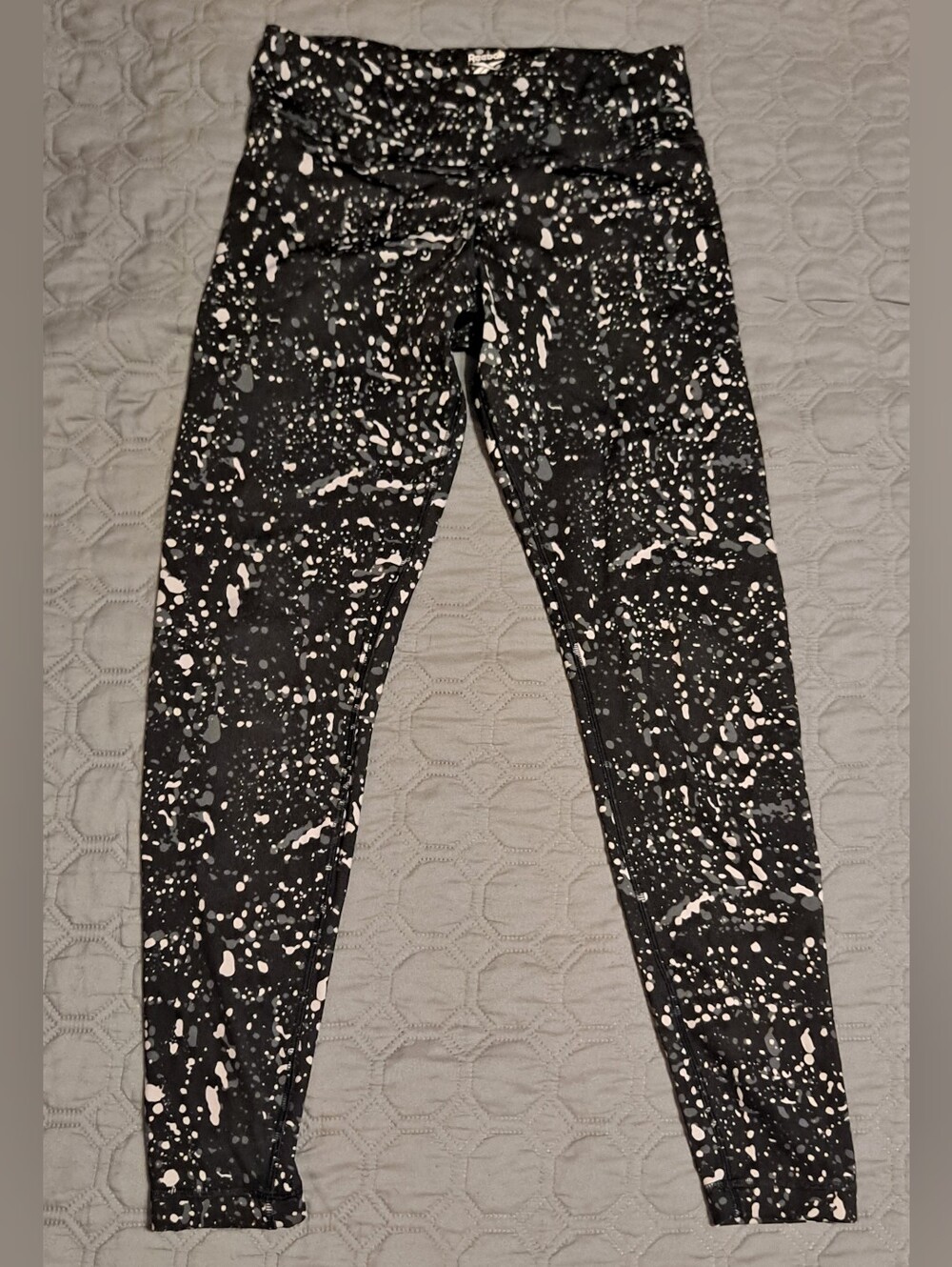 Reebok Women’s Black Splash-Print Leggings Sz M